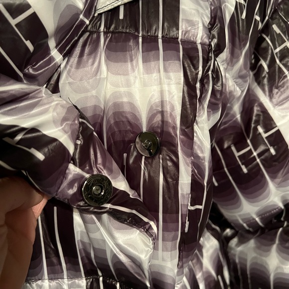 NWT UGG Catherine Puffer Jacket size medium - Picture 13 of 15